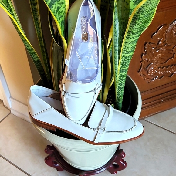 Aerosols, Women's white South East shoe leather slip on loafer shoes siz… - Picture 4 of 8